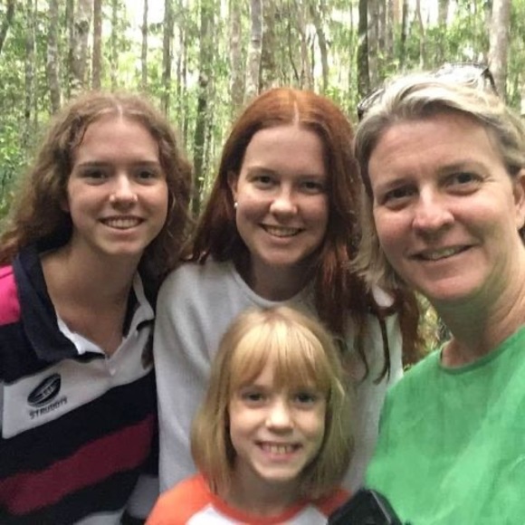 Meet the Posher Other - Meet your Posher, Louise